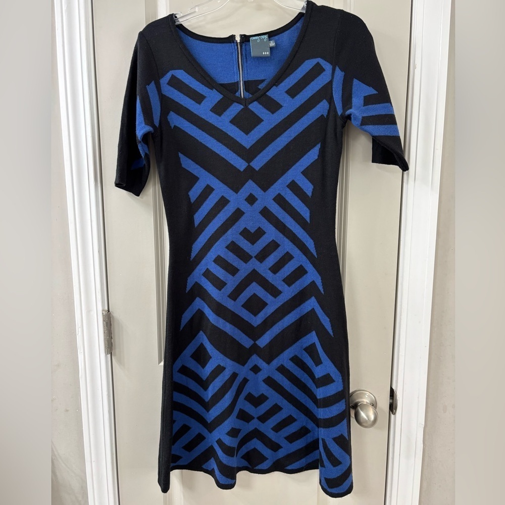 Gabby Skye Black and Blue Knit Midi Dress